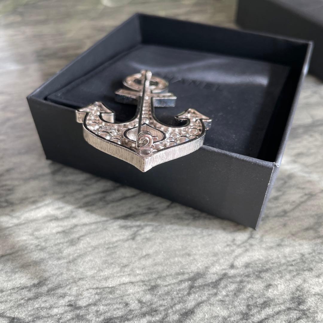 最終SALE！！CHANEL ブローチ 碇 パール ロゴ レア 希少 本物の通販は