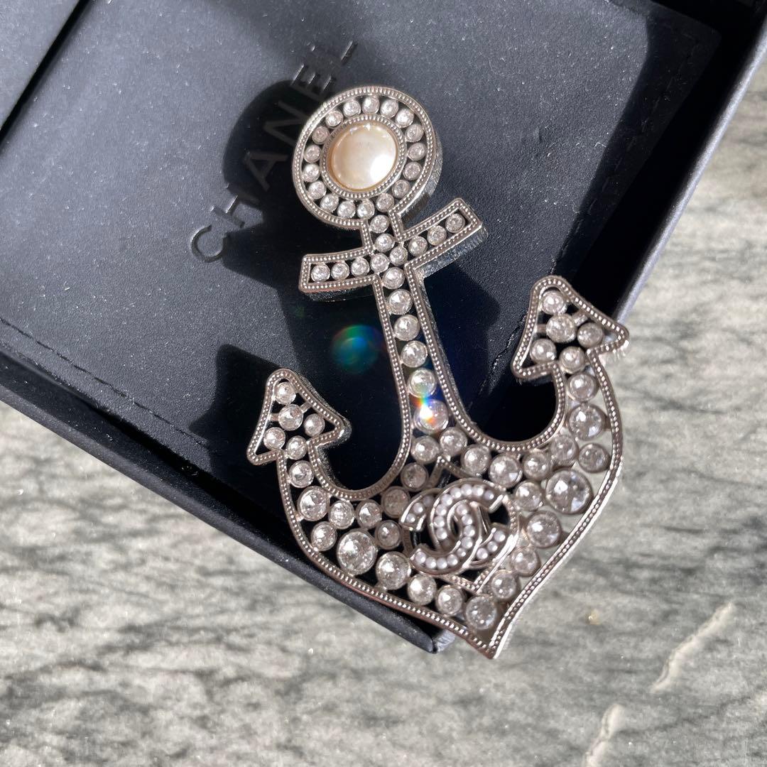 最終SALE！！CHANEL ブローチ 碇 パール ロゴ レア 希少 本物の通販は