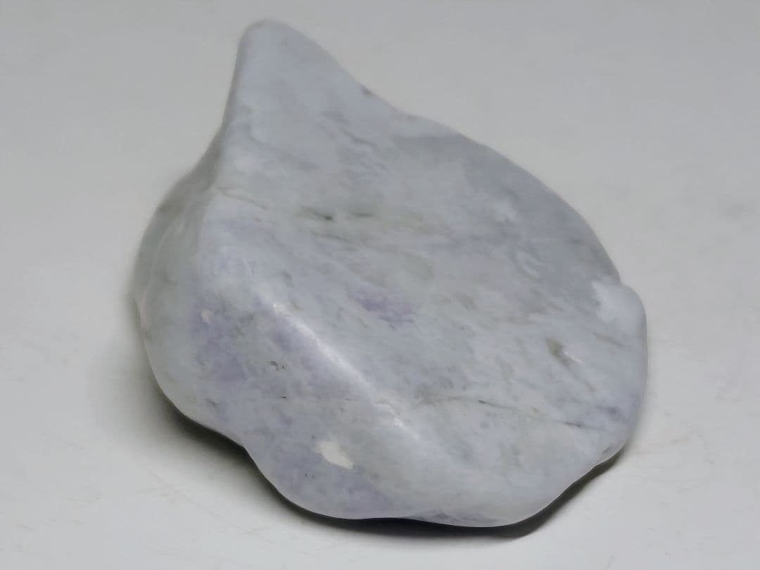 ヨシオ 80g 翡翠 ヒスイ 原石 鑑賞石 自然石 誕生石 鉱物 鉱石 水石