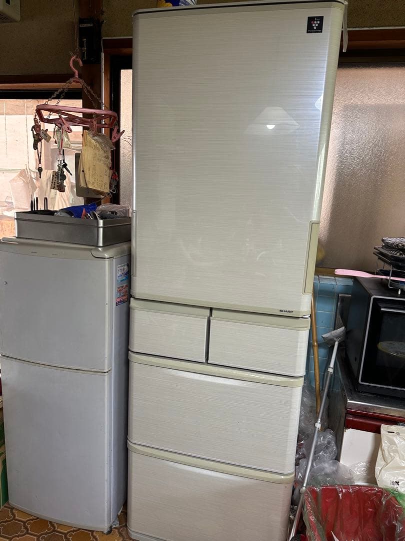 ホワイト冷蔵庫 冷凍庫付き　SJ-W411E-N