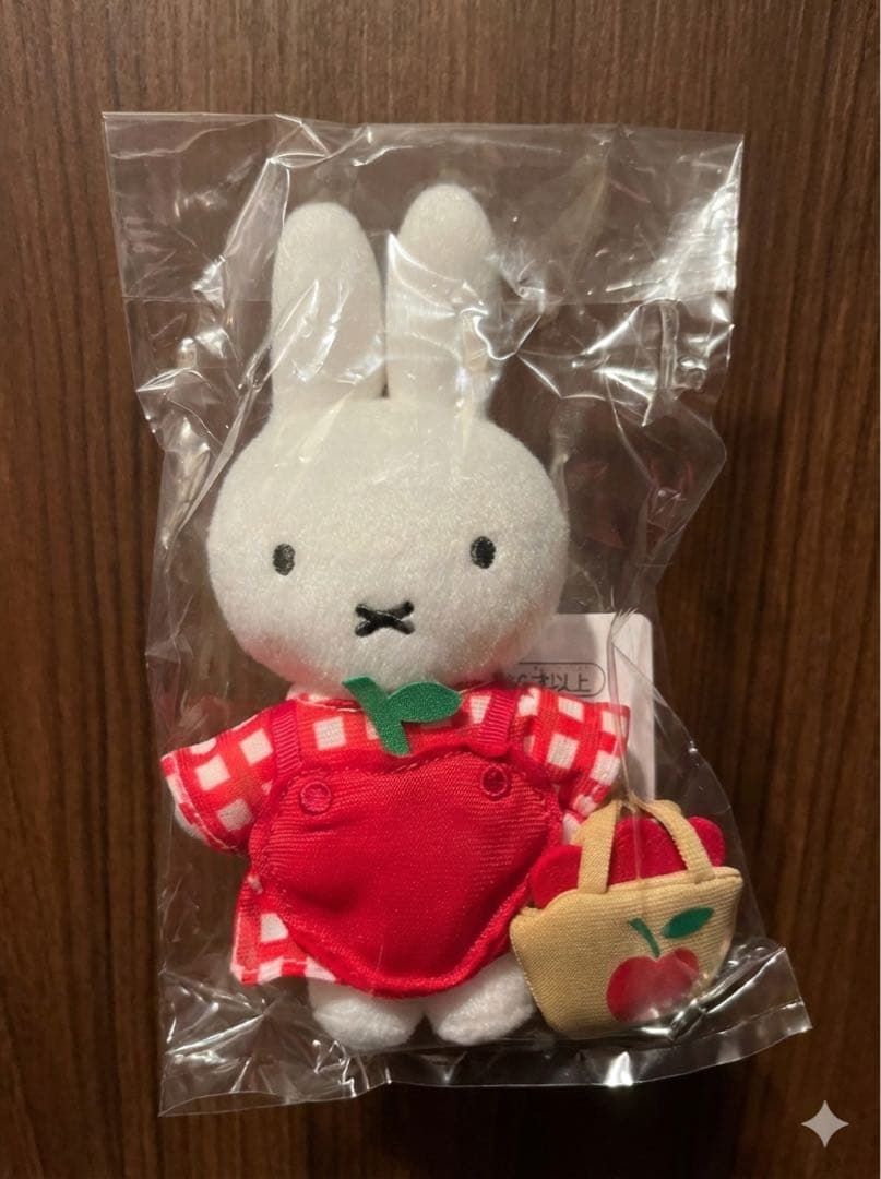 ミッフィーzakkaフェスタ リンゴエプロンマスコット - メルカリ