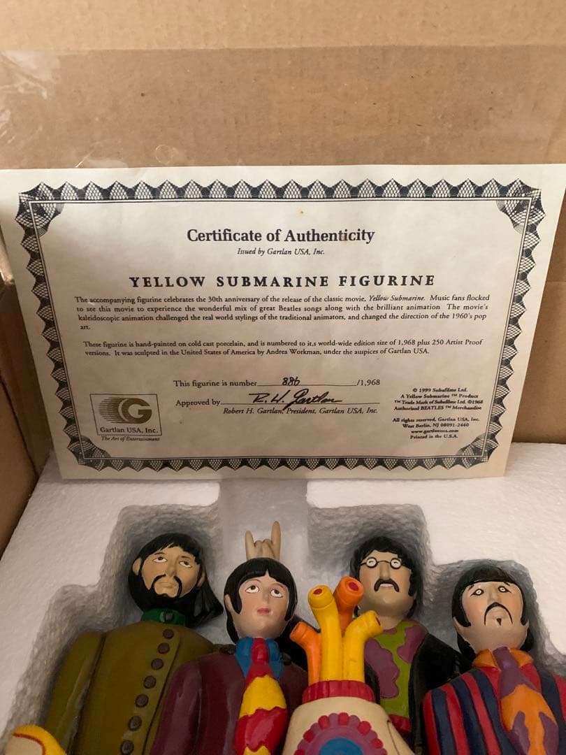 ビートルズ イエローサブマリン 置物 ラージ - メルカリ