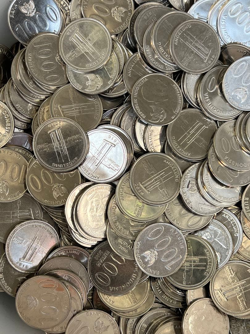 3307【インドネシア】1000ルピア 硬貨 コイン 古銭 300枚セット