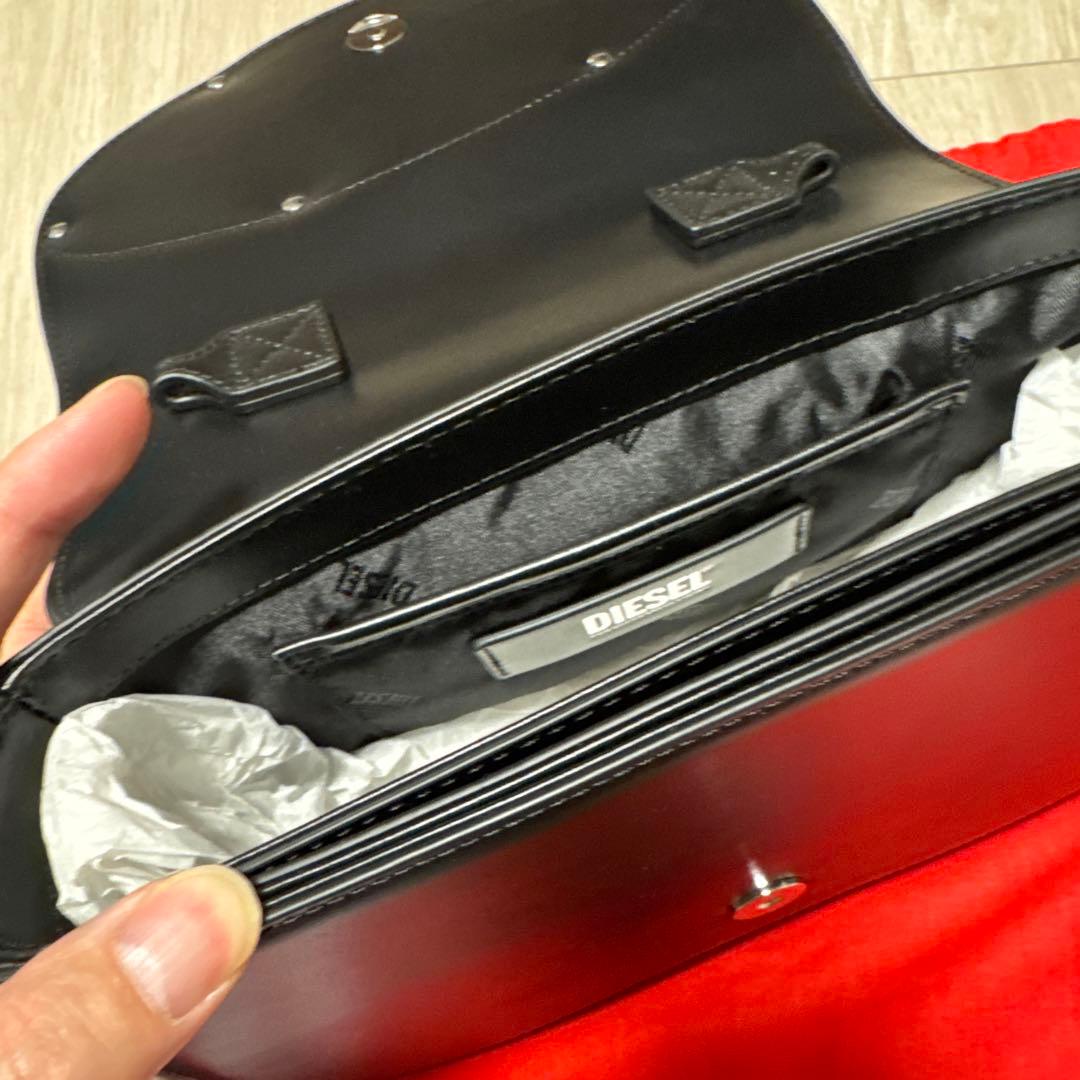 ❤️大人気❤️DIESELクロスボディバッグ