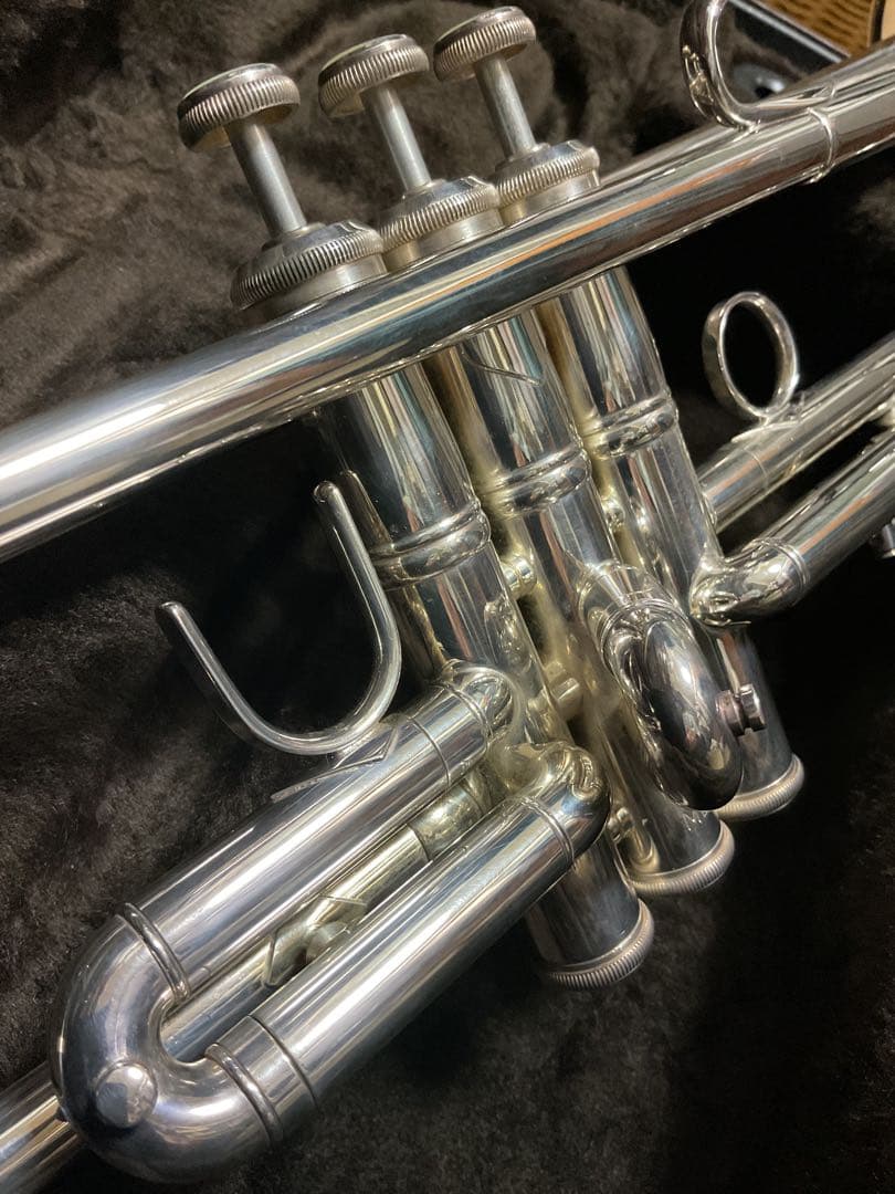 レア！43ベル Bach バックStradivarius トランペット 美品