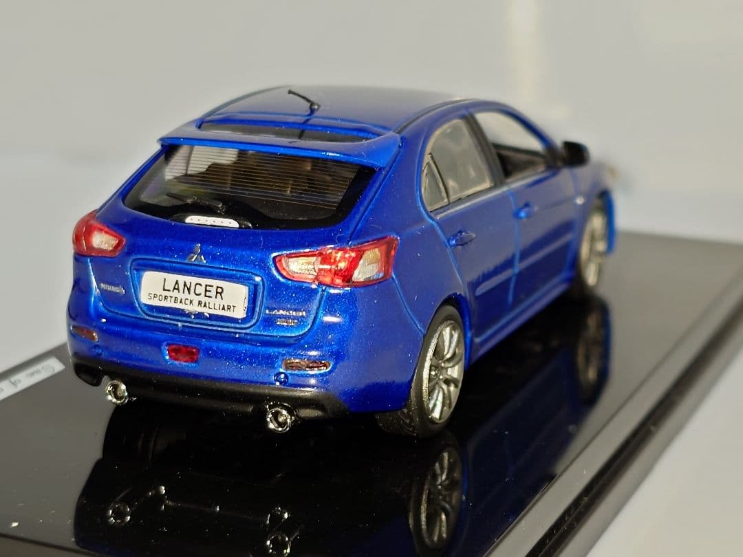 三菱 ランサースポーツバック 1/43 ミニカー ブルー ビテセ Amazon