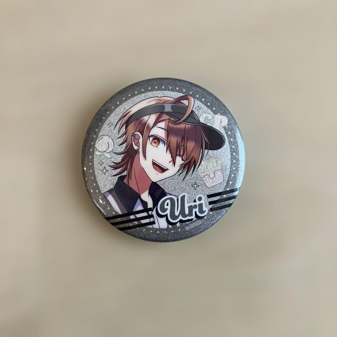 カラフルピーチ うり ダイナー缶バッジ 即購入⭕️匿名配送 - メルカリ