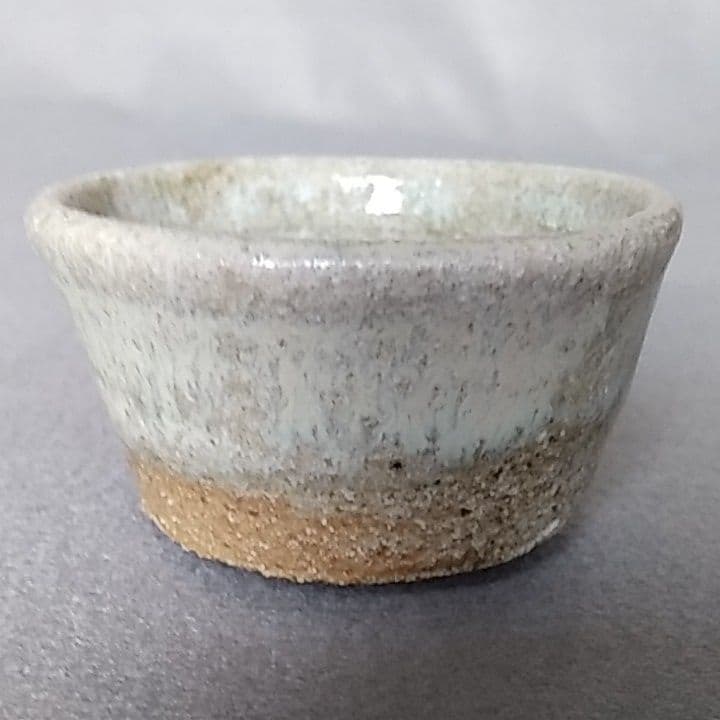 西岡小十　作　斑唐津ぐい吞み　まだら唐津ぐい吞み　唐津ぐい吞み　箱なし