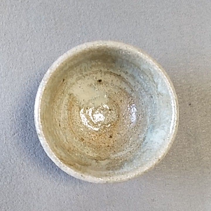 西岡小十　作　斑唐津ぐい吞み　まだら唐津ぐい吞み　唐津ぐい吞み　箱なし