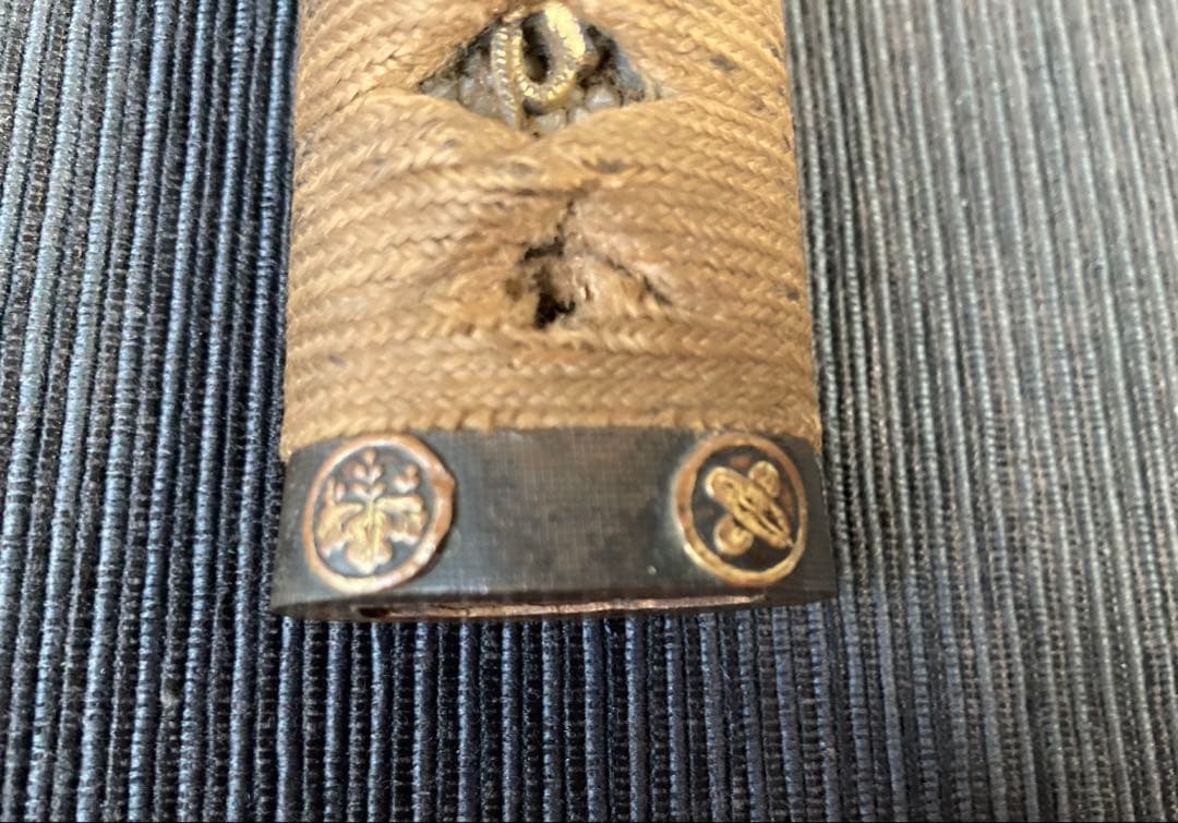 刀装具　殿中差し柄前　古金工目貫　赤銅無地鍔　(江戸時代)