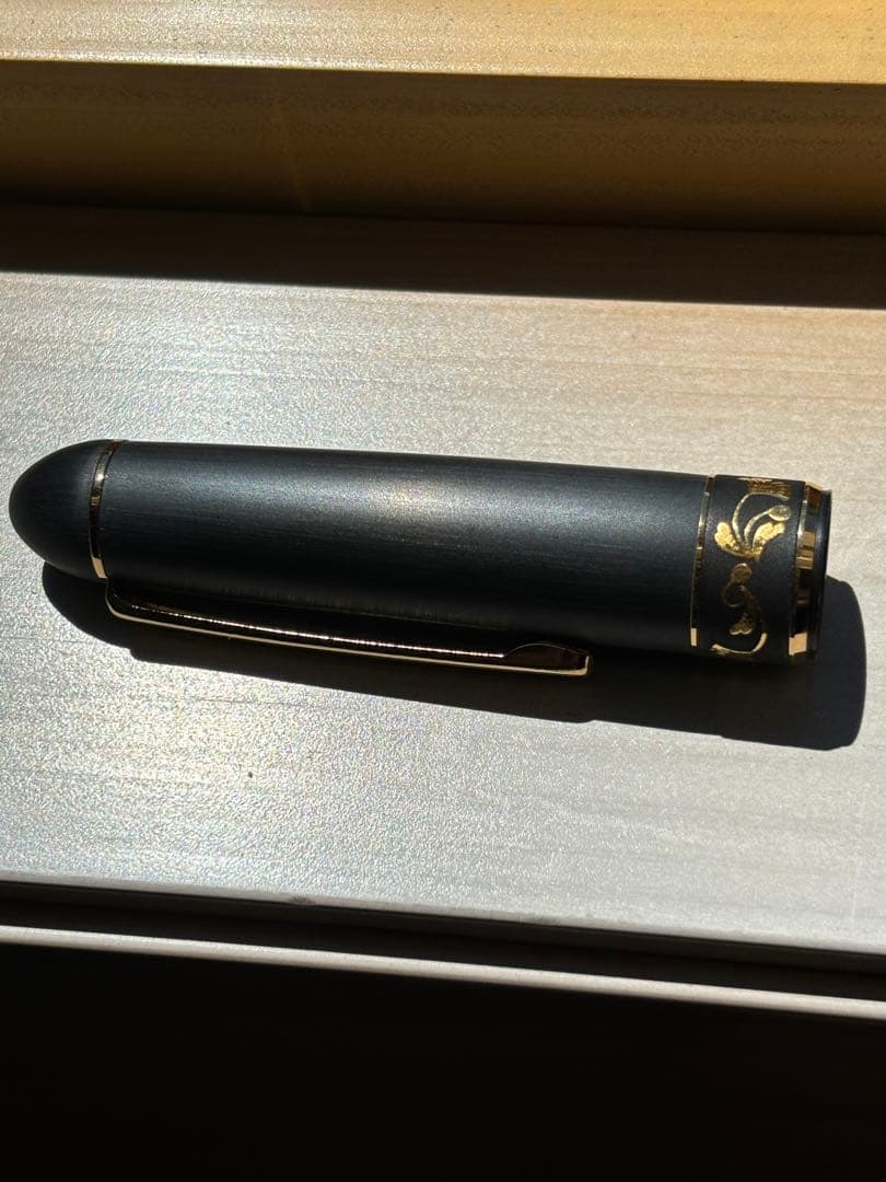 プラチナ萬年筆＃3776 純金「肥後象嵌」絵柄（イチョウ）ペン先