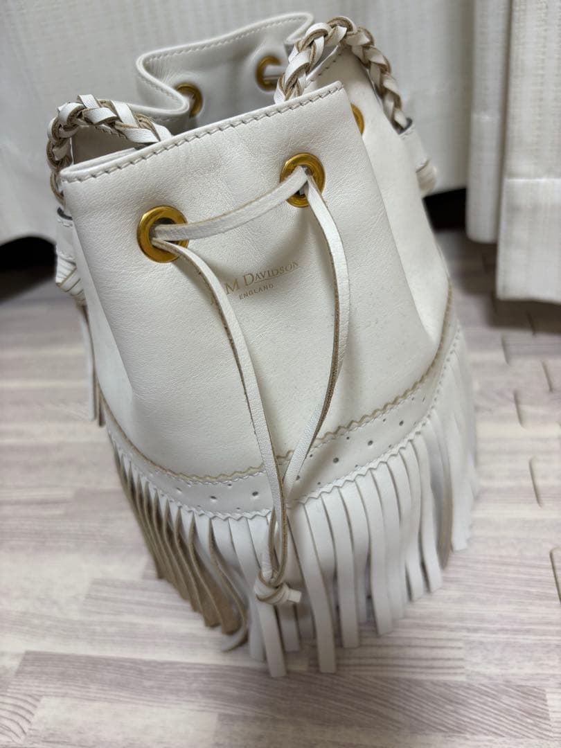 J&M Davidson ホワイトフリンジショルダーバッグ