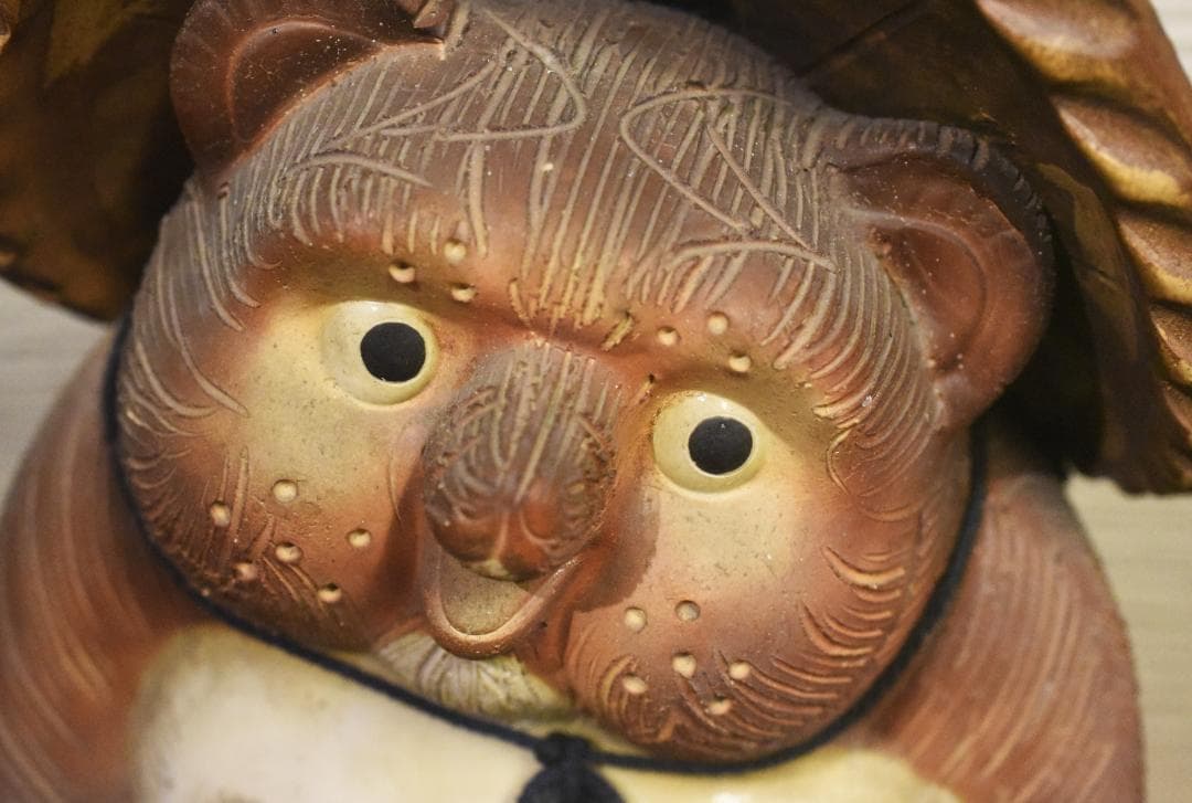 k*a様 タヌキの置物　信楽焼 無疵　72cm ◎25-03-03-08