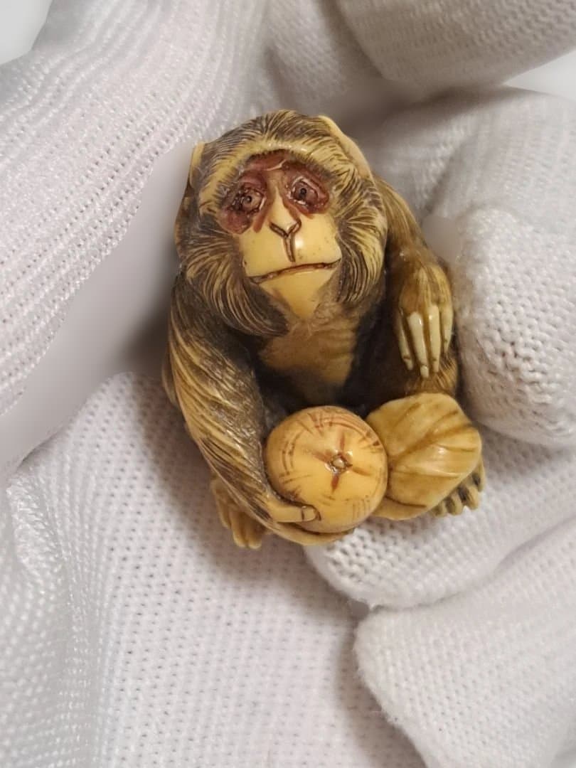 ともたん様専用です【動物天然素材の根付け】猿の根付け 縁起物 骨董品