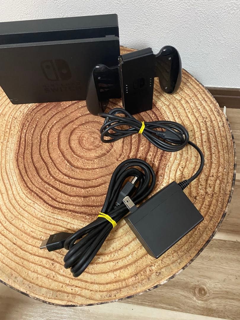 Nintendo Switch ニンテンドースイッチ本体　RED/YEL箱無し①