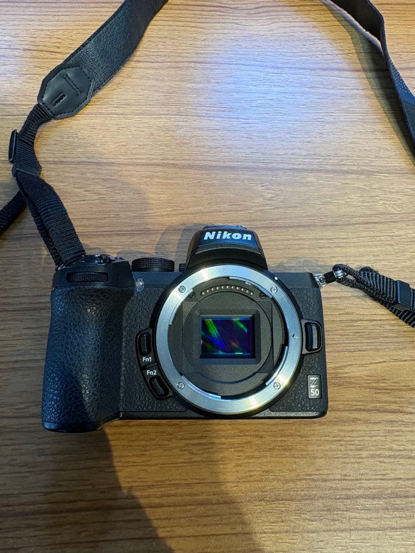 Nikon Z50 ボディ 充電器・バッテリー2個・ストロボ・ミニ三脚つき