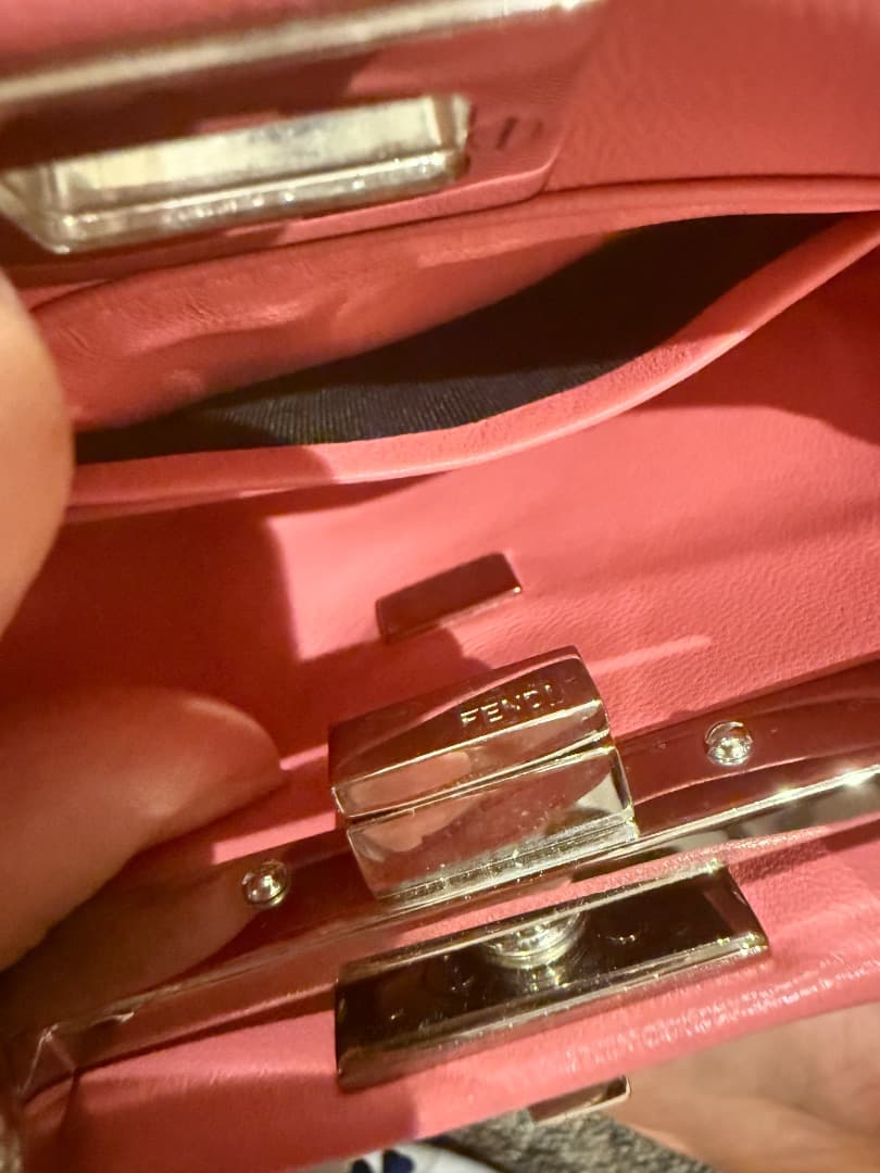 お*K様 FENDI ビジュー付きパーティーバッグ ピンク