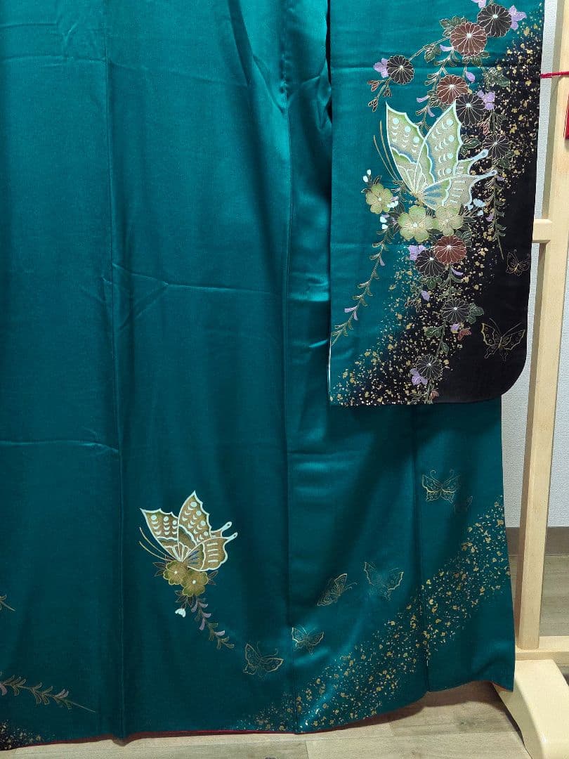 A5◇着物くつろぎ 蝶々に花模様 金彩 青緑 菊 袷 正絹 成人式