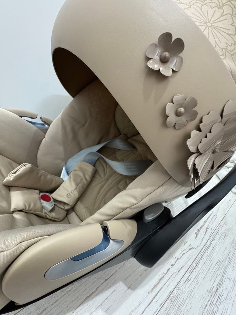 限定品】Cybex Cloud Z ベビーシート シンプリーフラワーズ