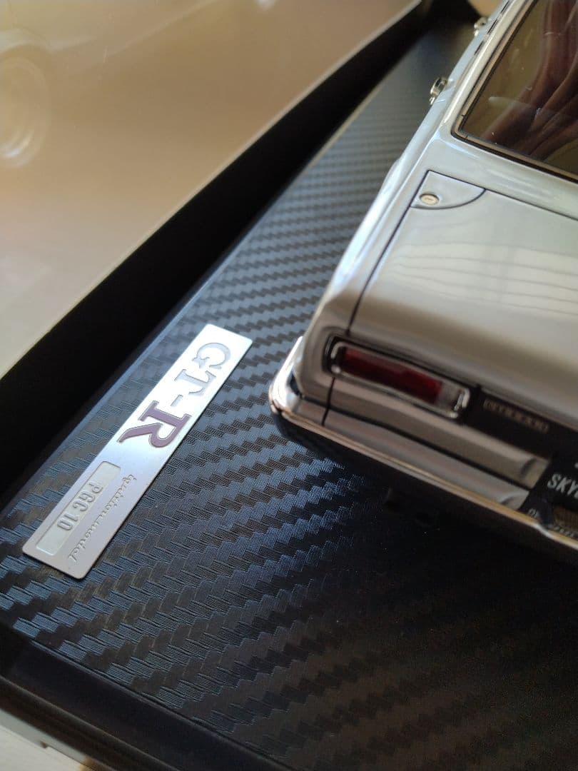 1/18 ニッサン スカイライン 2000 GT-R PGC10 シルバー