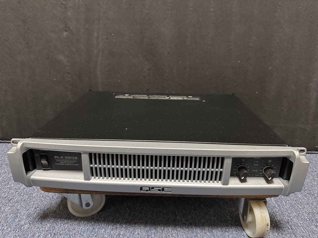 QSC PLX 3602 パワーアンプ 本体