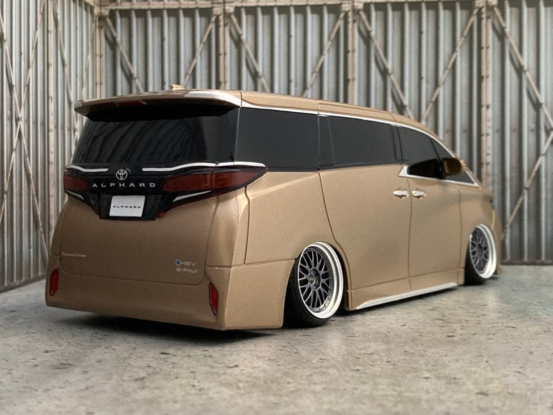 1/24新型アルファード・プレシャスレオブロンド（カスタム品）