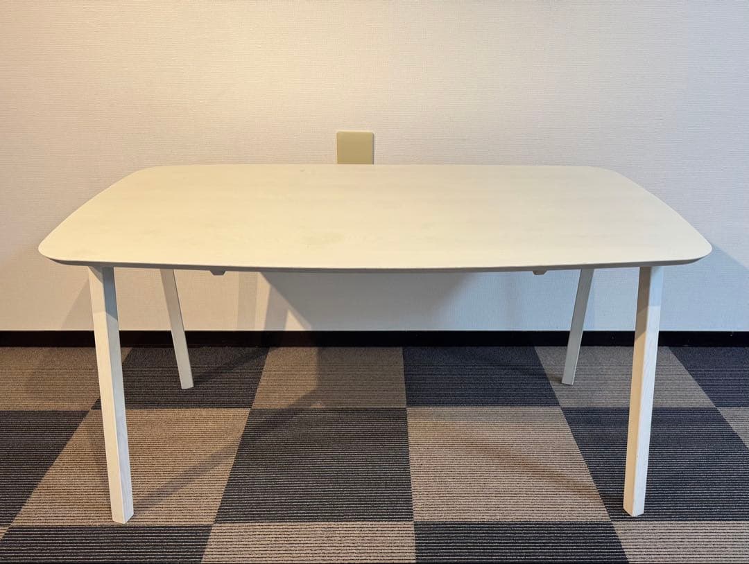 ホワイト木製長方形ダイニングテーブル