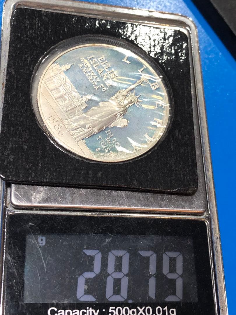 4275【アメリカ・銀貨】1986年1ドル銀貨 硬貨 コイン 古銭 銀貨
