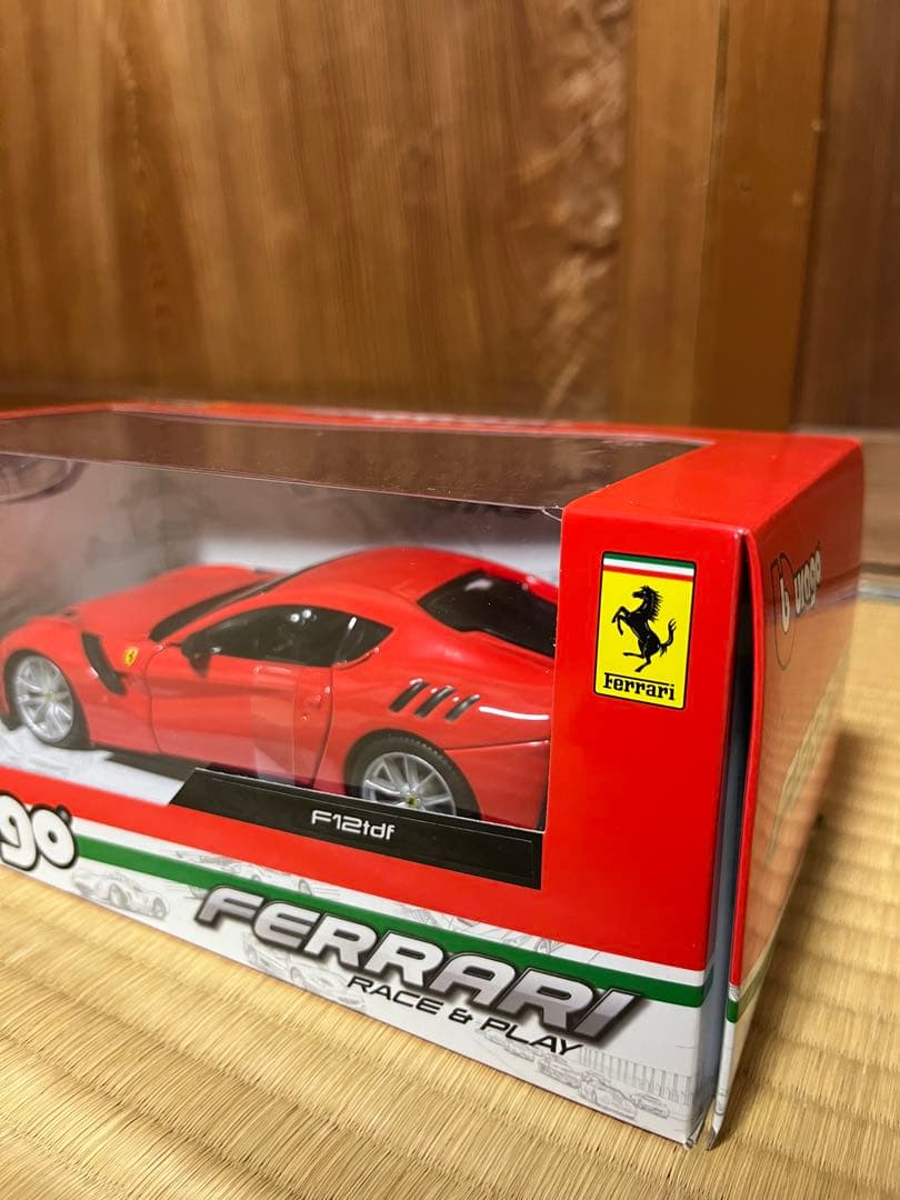 京商 フェラーリ F12tdf burago 1/24 AUTOart