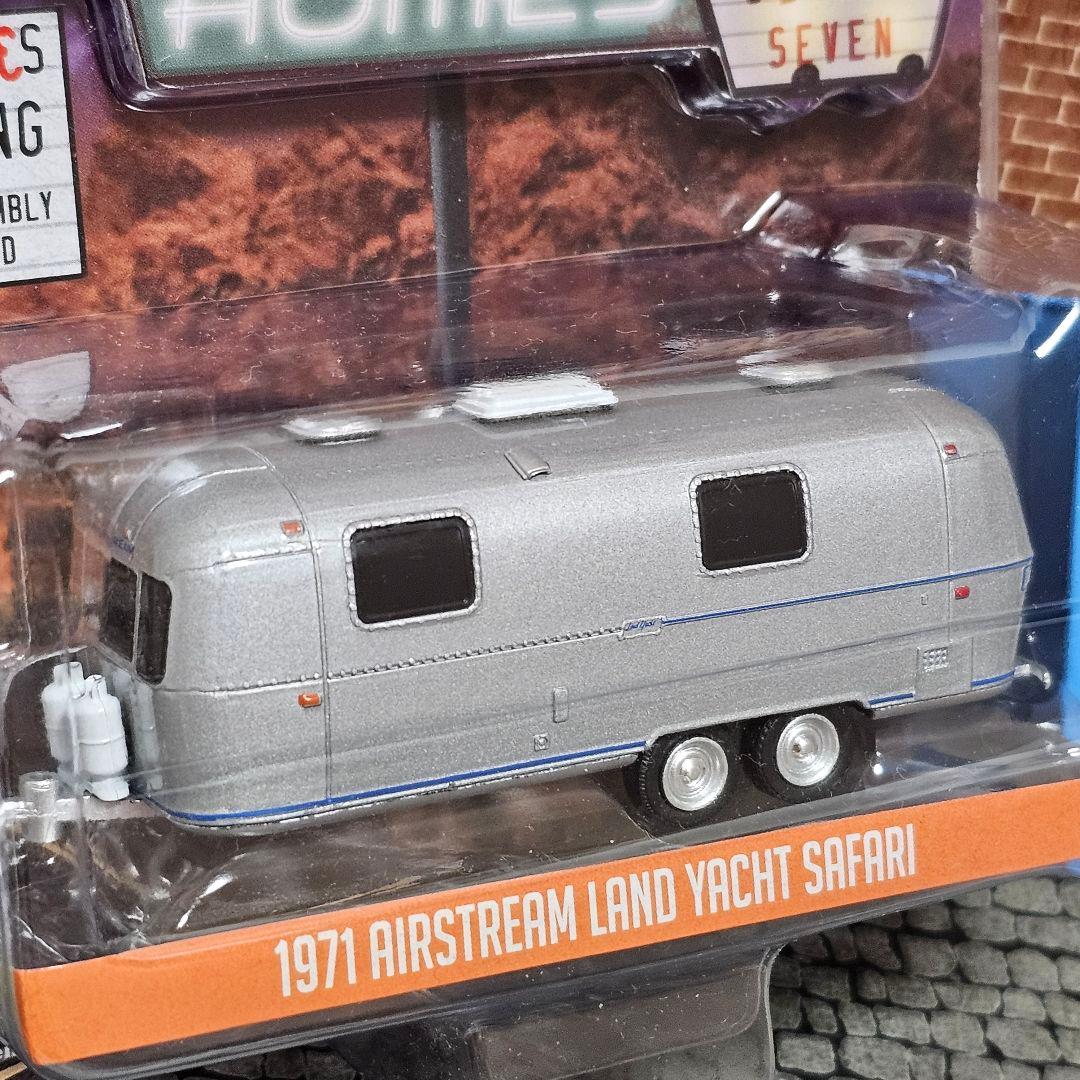 グリーンライト　エアストリーム　ランドヨットサファリ　オーニング