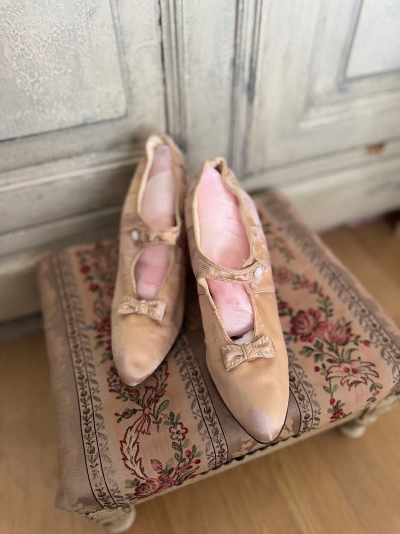フランスアンティークレア！ピンクのシルクウェディングシューズ