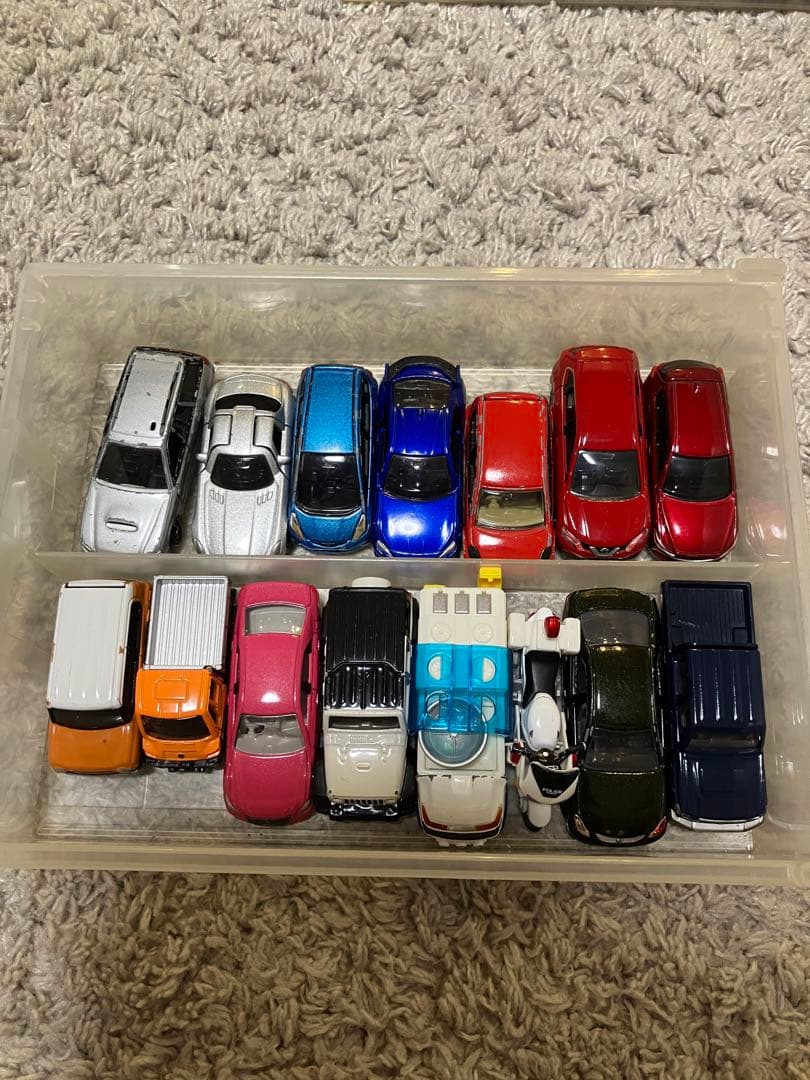 トミカ約68台 トイザらス 収納ケース付き
