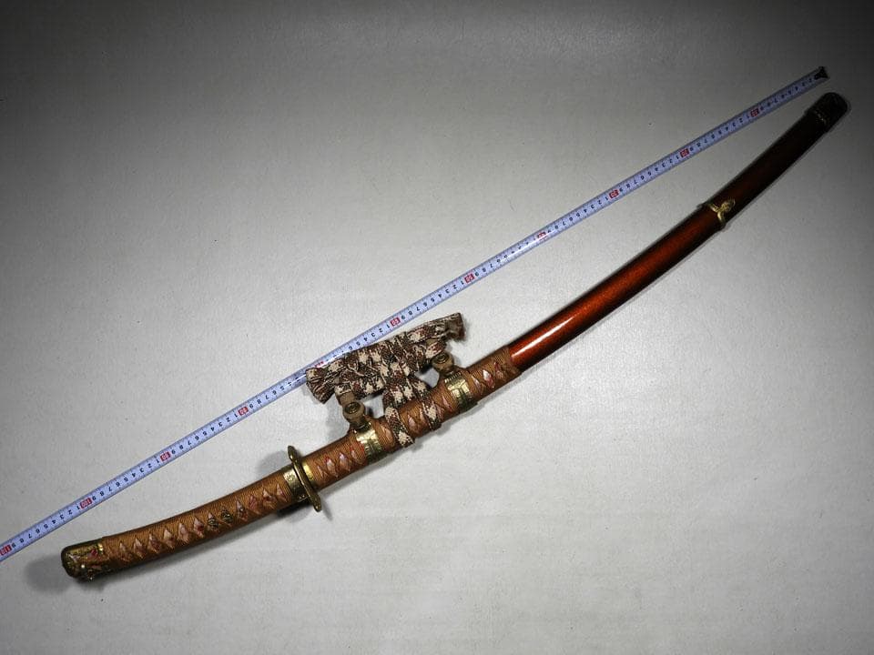 ●模造刀 金梨地 弦葉紋蒔絵糸巻太刀拵 大和刀 湾れ刃 リアル コスプレにも