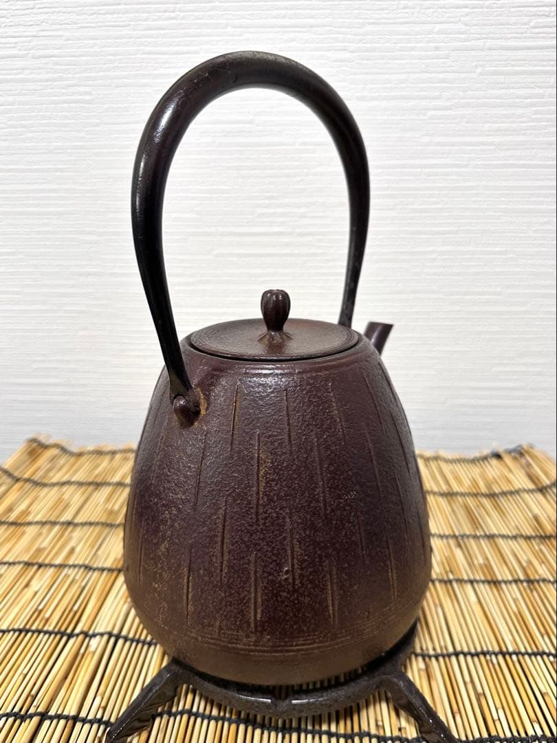 ほぼ未使用品　南部鉄瓶作家 及川 恒作 １５型雨地文 南部鉄瓶 南部鉄器　鉄瓶