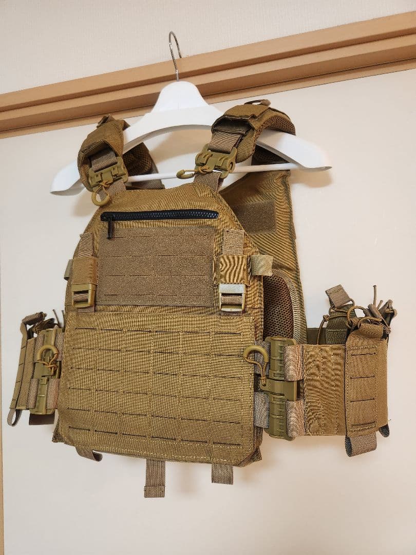 プレートキャリア、 MOELLシステム、 CB(コヨーテブラウン)、プレキャリ