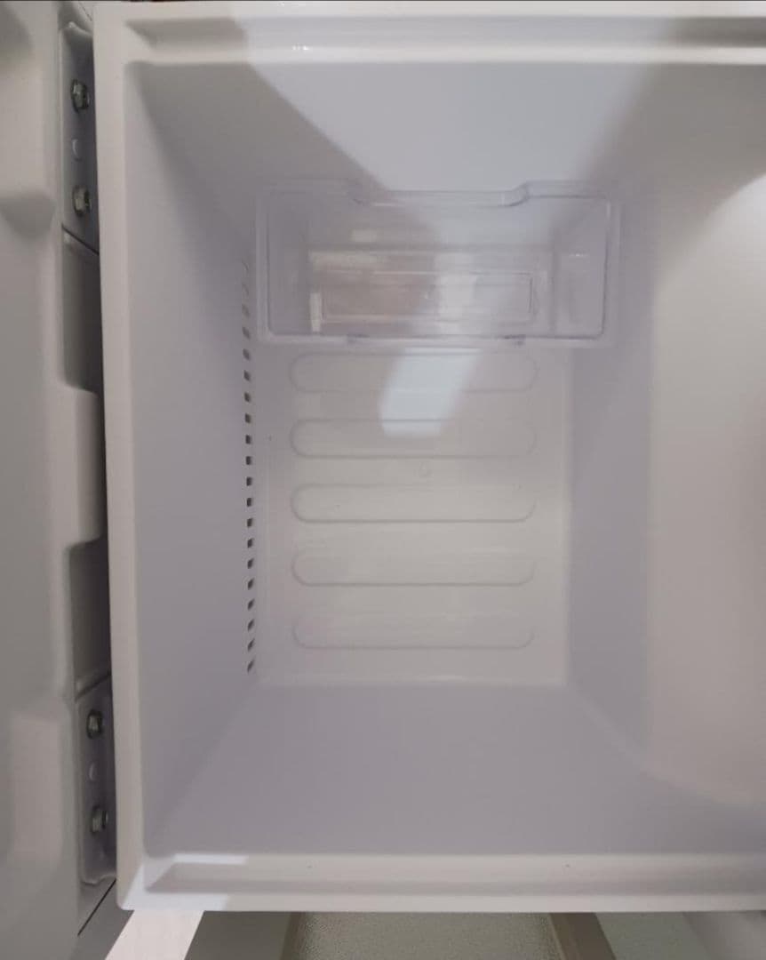 冷蔵庫　SHARP SJ-D15G-W 2021年製