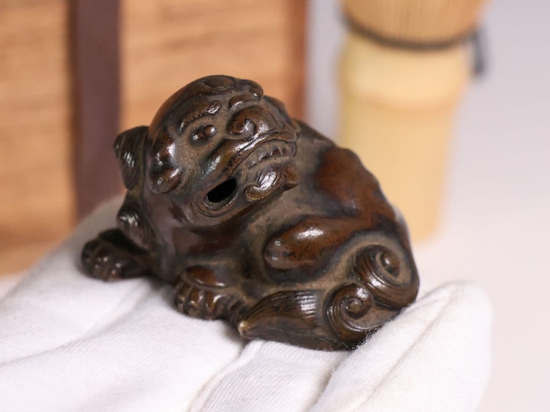 古銅 獅子 置物 5cm 71.4g 木箱入り 時代 金工 根付？【MB109】