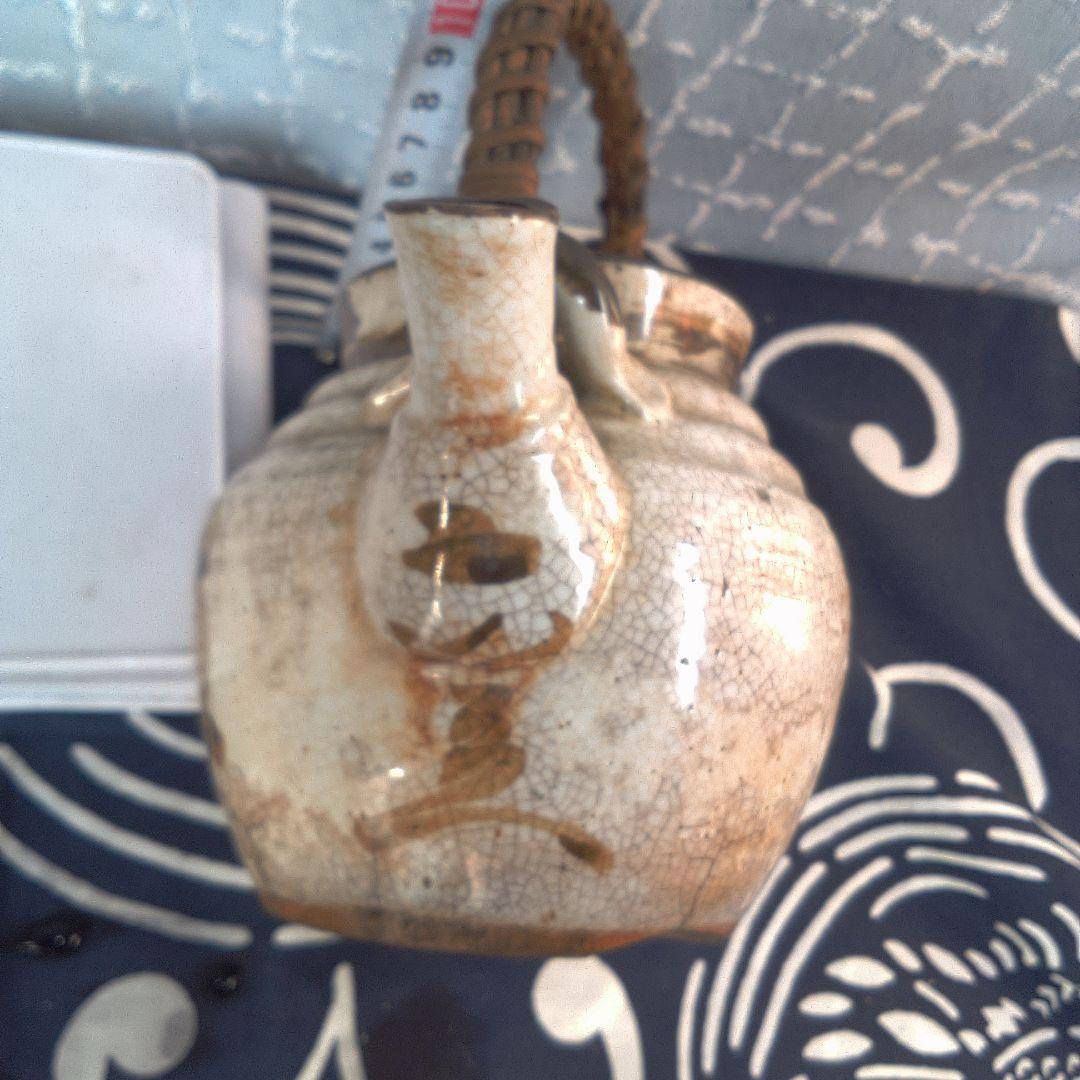 骨董2手作り陶器急須 籐ハンドル付き 水漏れあります