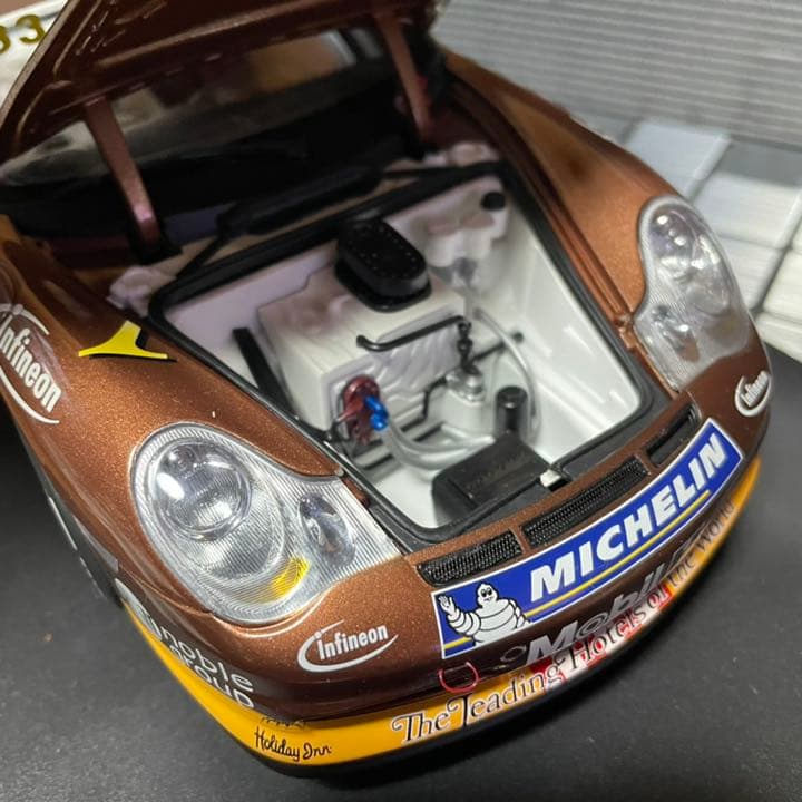 未展示品オートアート1/18Porsche911 GT3 Asia Cap’04