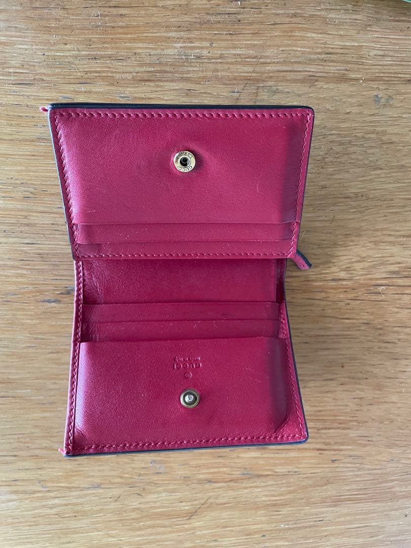 Gucci 二つ折り財布 チェリー装飾