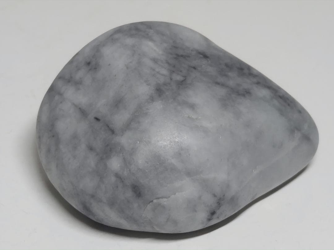 糸魚川54 翡翠 142g ヒスイ 原石 鑑賞石 自然石 誕生石 鉱物 鉱石