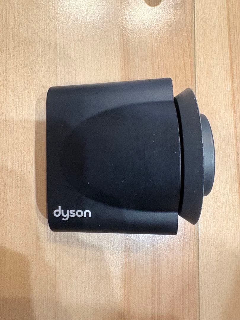 dyson ダイソン　ヘアドライヤー　ブラック　ニッケル