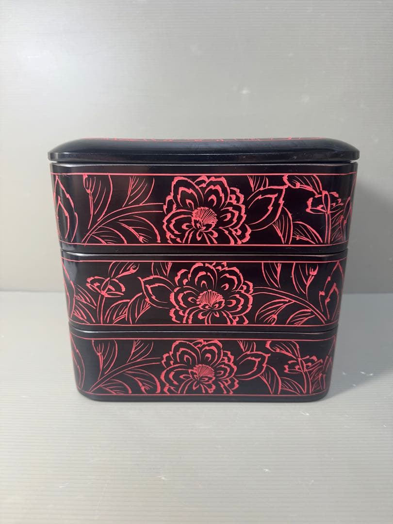 2546 越前塗　骨董　三段重箱 漆 漆器 泥朱 牡丹彫