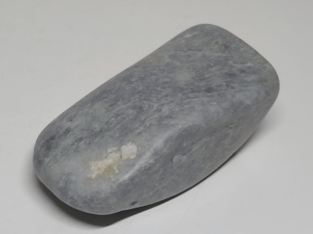 糸魚川61 翡翠 220g ヒスイ 原石 鑑賞石 自然石 誕生石 鉱物 鉱石