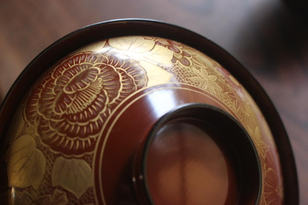 デッドストック！落ち着きある朱漆に極上花尽沈金の映えるお椀2点（検輪島塗沈金椀