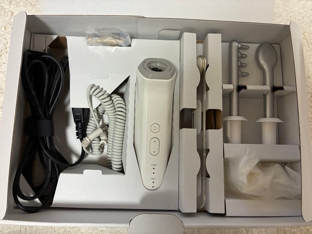 サキナ美顔器 Lulucie スキントリートメントクレンジングマッサージ付