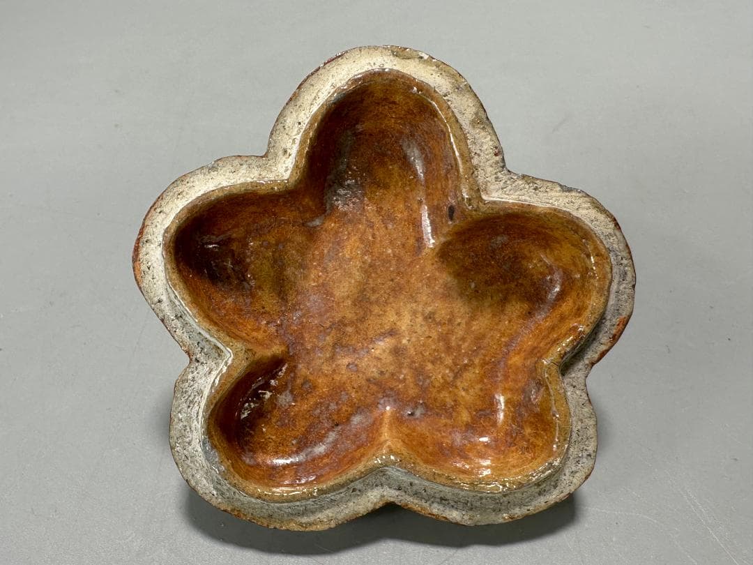 志野焼　香道具　梅形香合　蓋物