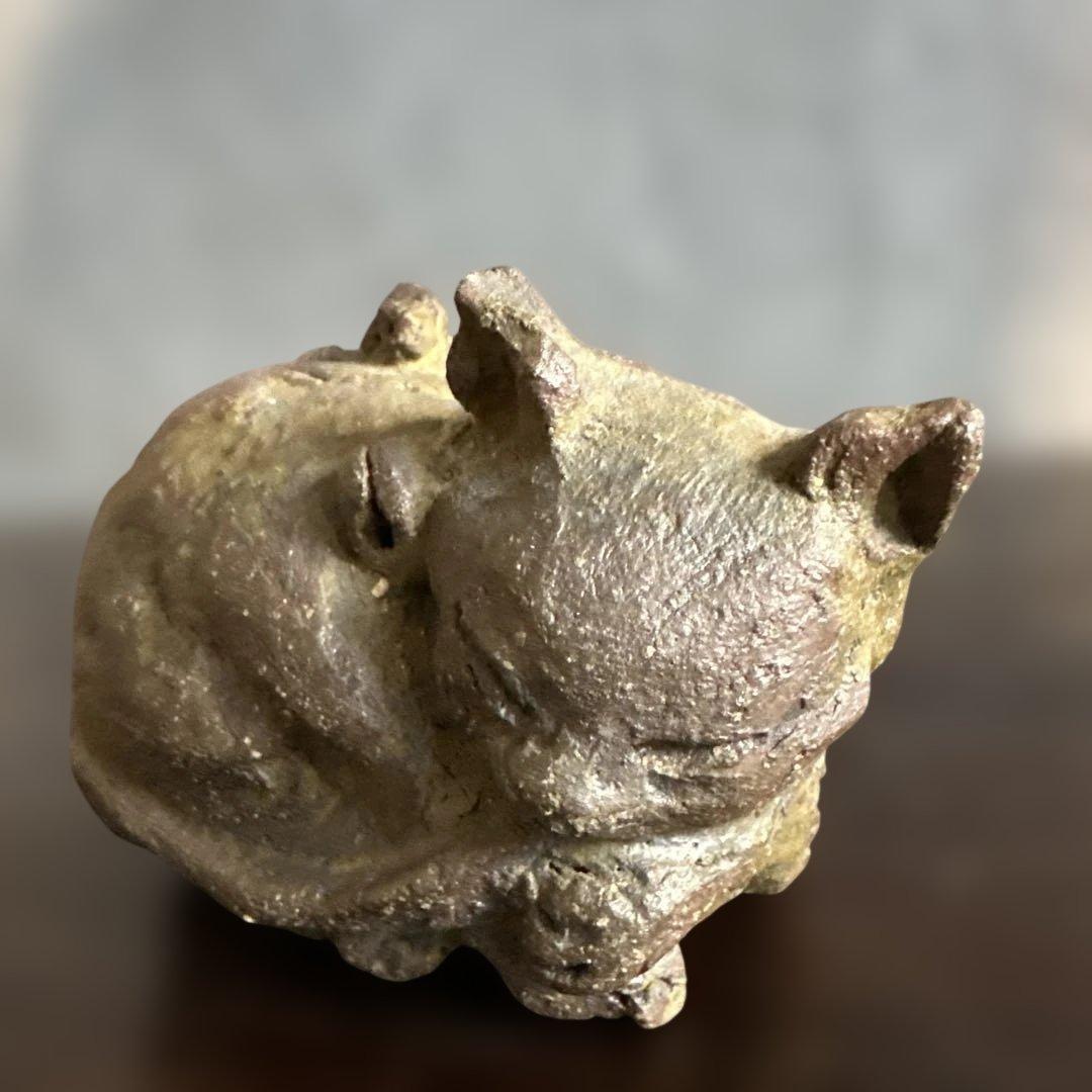 お値下げ‼️可愛い眠り猫　猫の姿の蓋付き陶器彫刻