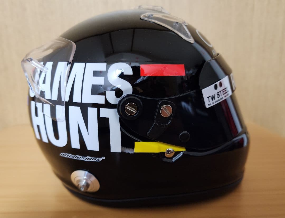 直筆サイン　キミ・ライコネン 2012年モナコGP ハント仕様 1/2ヘルメット