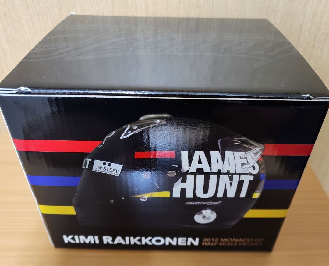 直筆サイン　キミ・ライコネン 2012年モナコGP ハント仕様 1/2ヘルメット